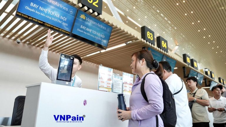 Những lưu ý giúp bạn bảo vệ cột sống khi đi du lịch