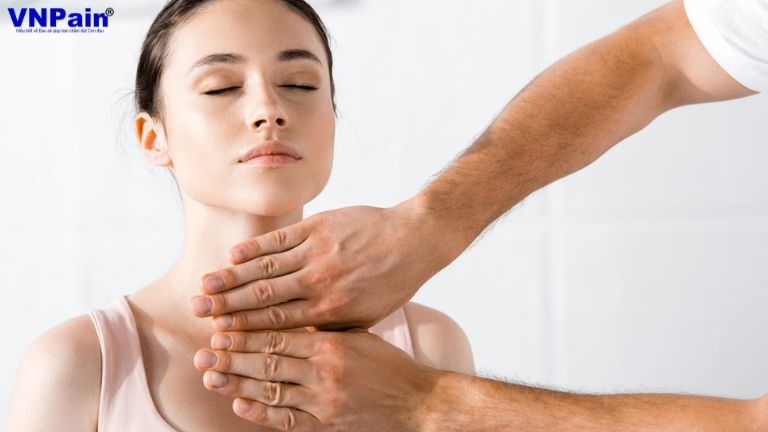 Tầm vận động của cổ bị hạn chế ra sao sau phẫu thuật cố định cột sống?